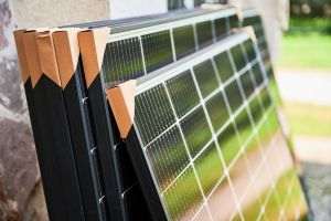 Investiţiile în energie regenerabilă, între fonduri europene şi capital privat